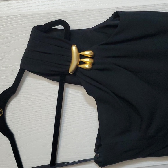 Woman's one shoulder black dress. Size 12 - Picture 3 of 6